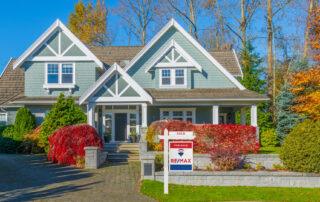Discover your dream home in Orlando, Florida with the help of RE/MAX agent Daniel Wilson. Explore popular neighborhoods like Lake Nona, Winter Park, and more. Start your search today!