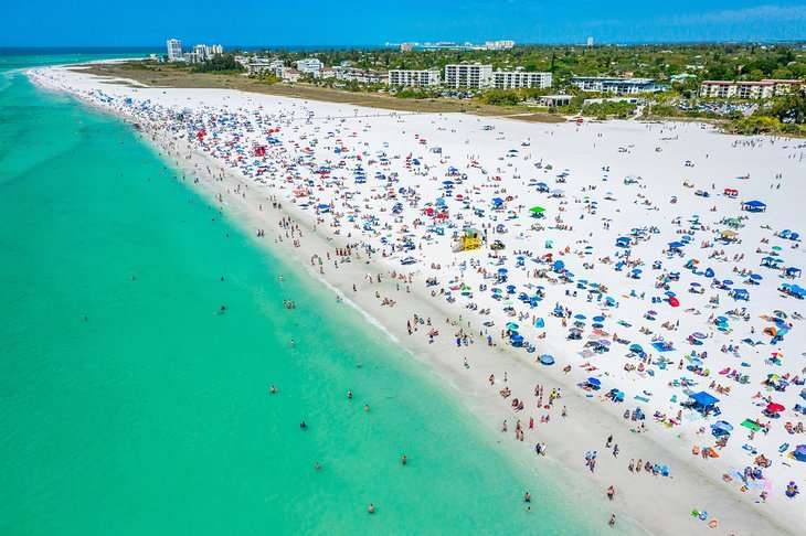 Explore the outdoors in Florida by visiting Clearwater Beach, South Beach, and Siesta Key beach. These Central Florida beaches in the sunshine state offer Wildlife, diverse landscape and warm weather. Florida offers plenty of opportunities to explore nature and have fun.
